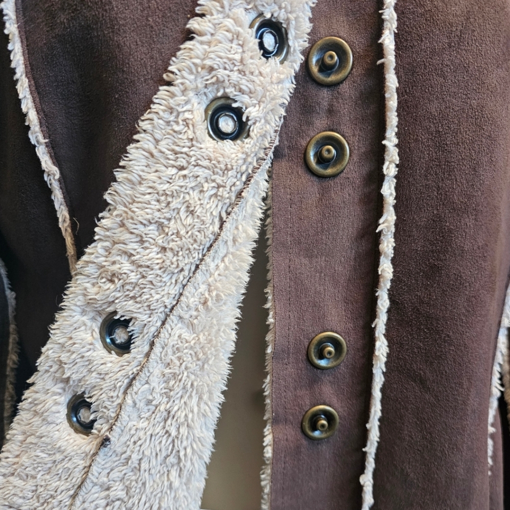 MiFresia faux suede and faux fur hooded jacket. Large - Picture 3 of 6